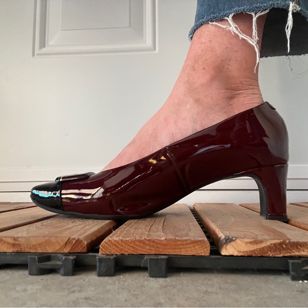 Elegant heel shoes